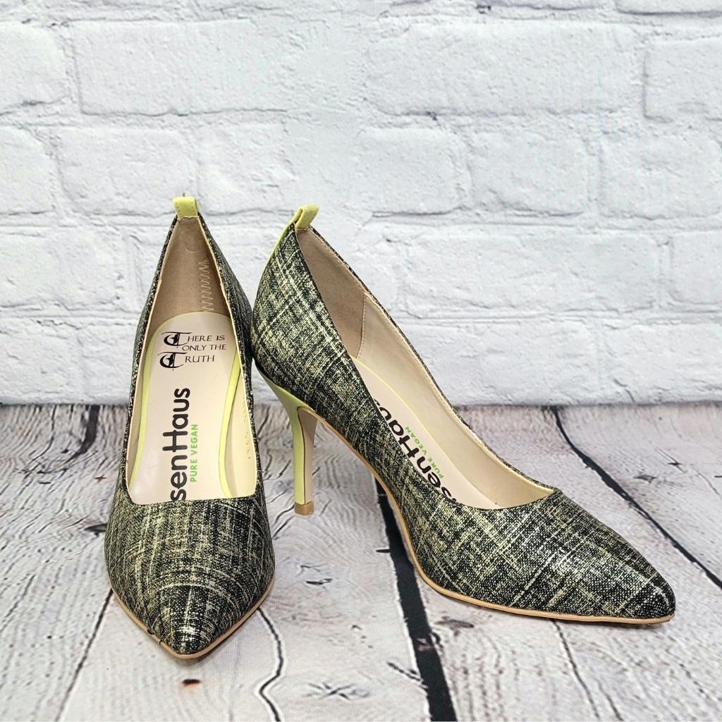 LUCY CHOI green and turquoise exotic print vegan leather pumps – Loop  Generation